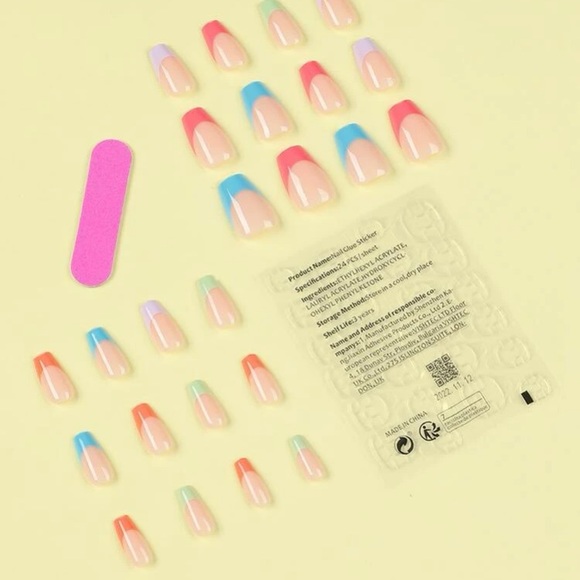 Fake nails - Picture 2 of 2